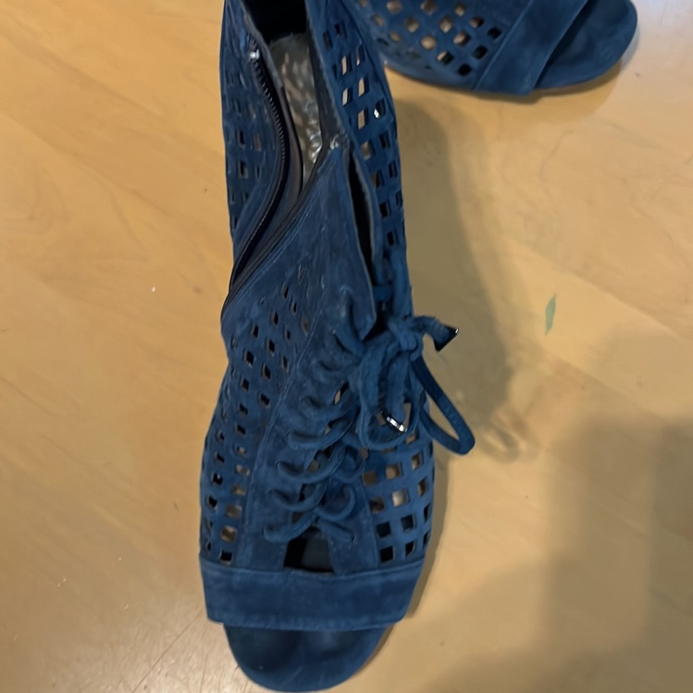 Open toe bootie - Picture 2 of 5